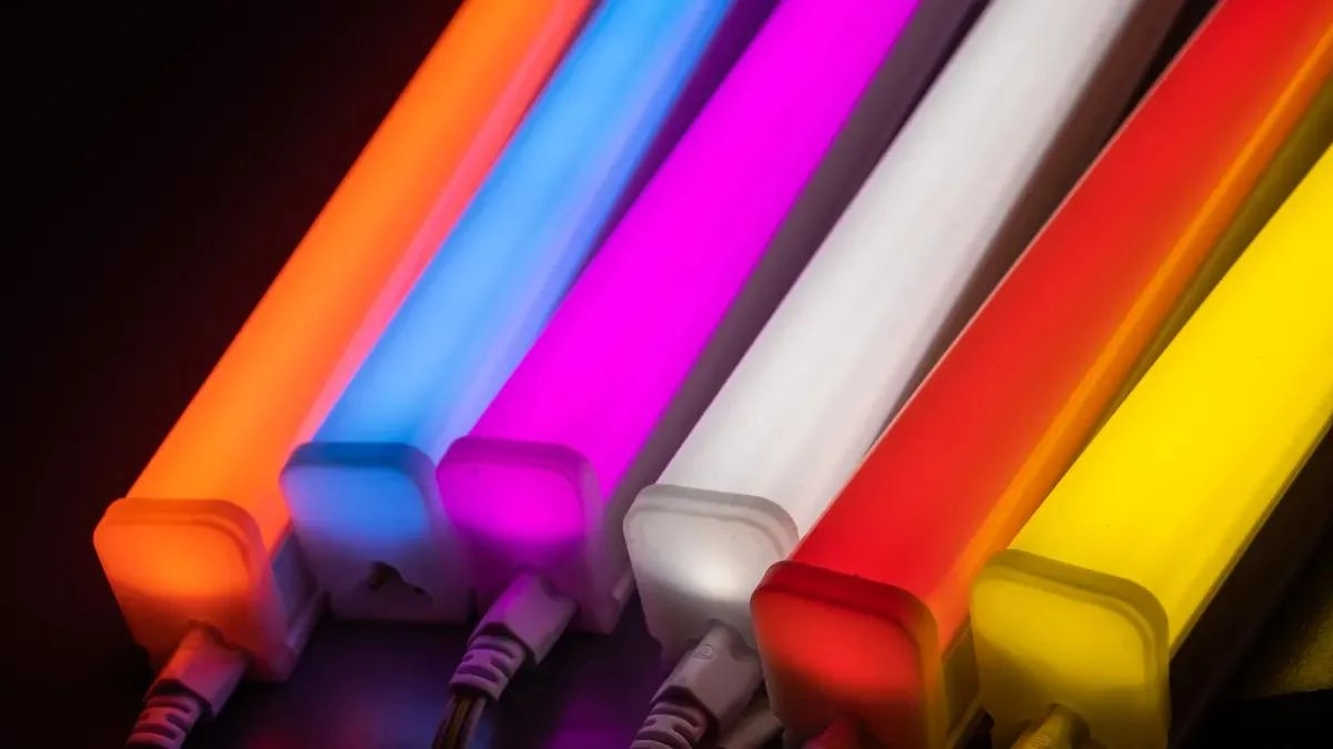 Stoppen Sie mit diesen L&ouml;sungen den Spannungsabfall in Ihren ultralangen LED-Flex-Lichtstrecken