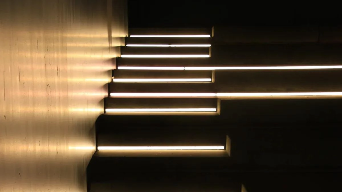 So kombinieren Sie Aluminiumprofile mit LED Flex f&uuml;r makellose Beleuchtung
