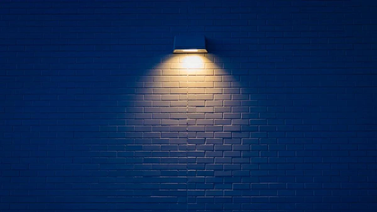 Wallwashing vs. Wall Grazing Lighting: Welche Technik sollten Sie f&uuml;r die flexible Fassadenwandbeleuchtung verwenden?